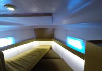 bateau à voile voilier Elan 45 impression intérieur de face cabine 2